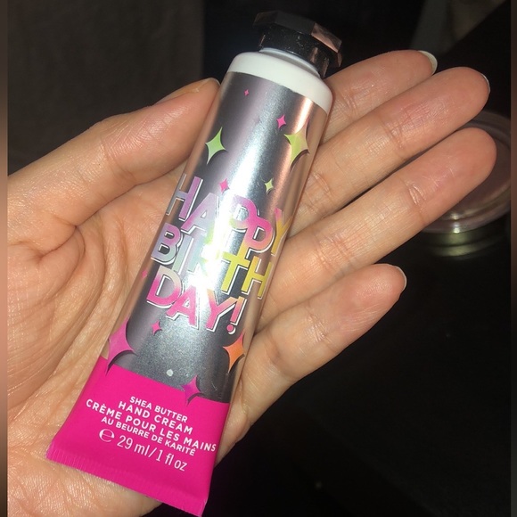 Bath and Body Works Vanilla Buttercream hand cream - Picture 2 of 3